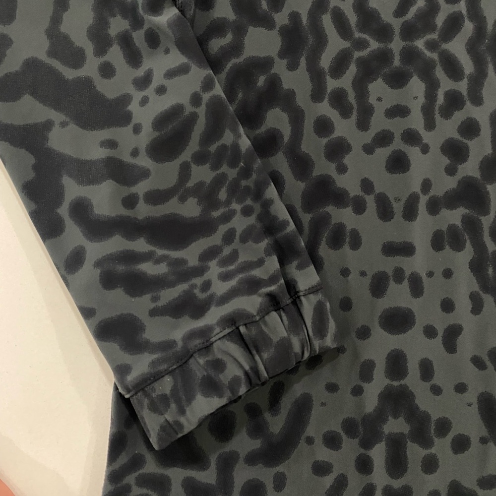 Lululemon button up animal print shirt - Picture 5 of 11